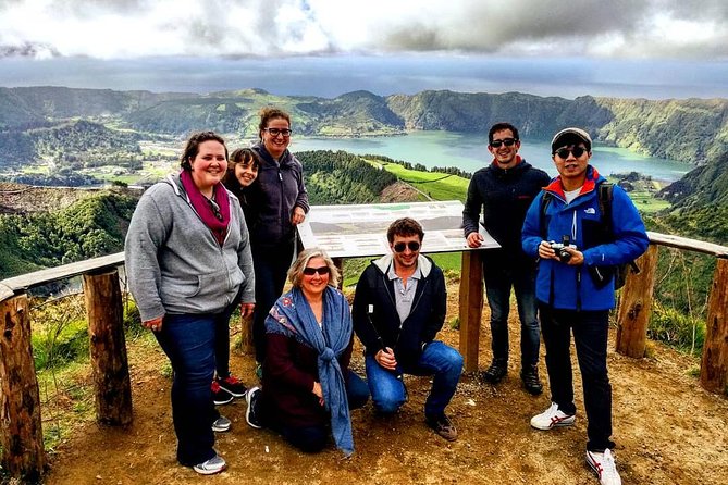Private Mini Van Sete Cidades and Lagoa Do Fogo (1-8 People)