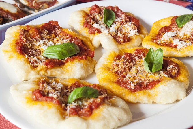 Private Pizza & Tiramisu Class at a Cesarinas Home With Tasting in Ostuni