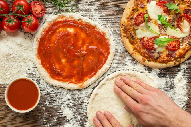 Private Pizza & Tiramisu Class at a Locals Home With Tasting in Bologna