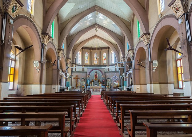 Private Portuguese Heritage Tour: Se Cathedral, Basilica of Bom Jesus and Dona Paula Beach in Goa