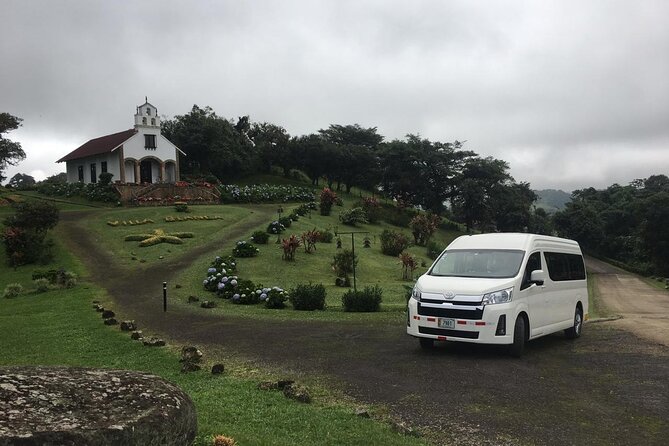 Private Roundtrip Shuttle From San Jose Airport to Los Suenos