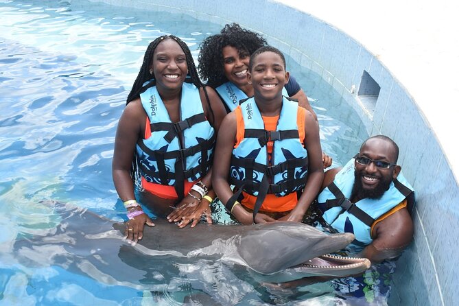 Private Roundtrip Transfers From Punta Cana Airport to Hotels Uvero Alto