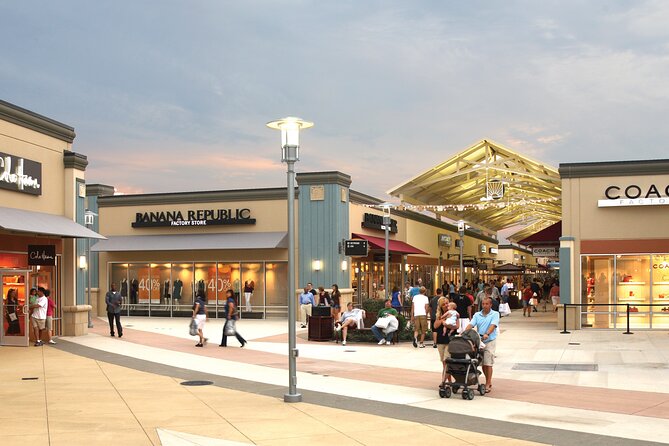 Private Shopping Tour From Cincinnati to Cincinnati Outlets