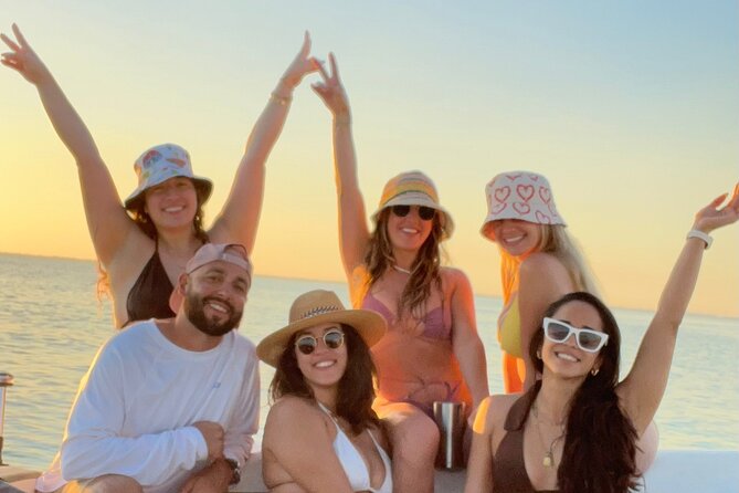Private Sunset Boat Cruise in Miami With Champagne by "The Cleat"