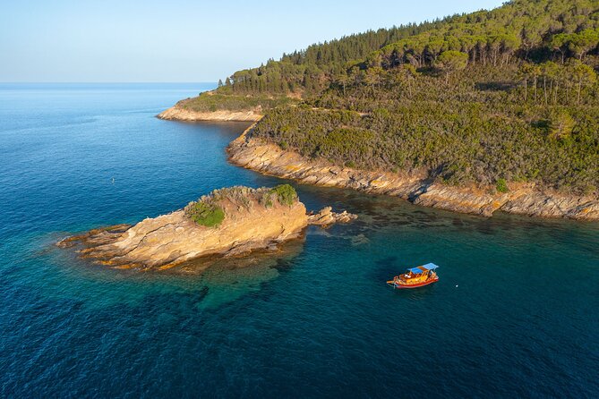 Private Sunset Tour in a Vintage Gozzo on Elba Island