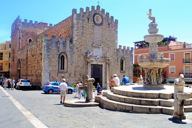 Private Taormina and Castelmola Tour From Syracuse With Arancino