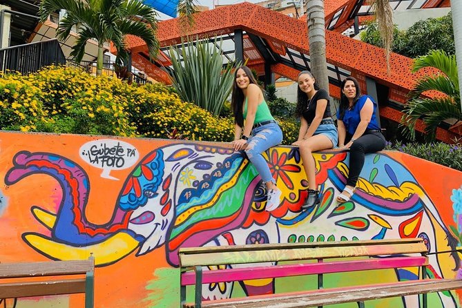 Private Tour Comuna 13 With Cable Car Ride - Good To Know