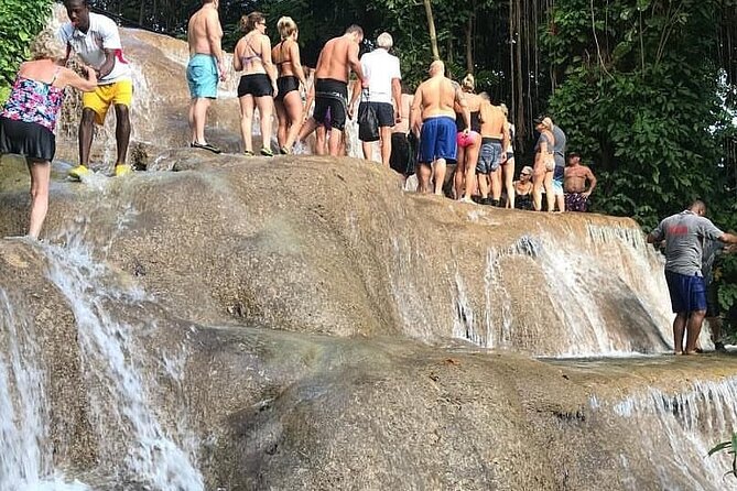 Private Tour From Montego Bay to Ocho Rios Blue Hole Tubing and Shopping