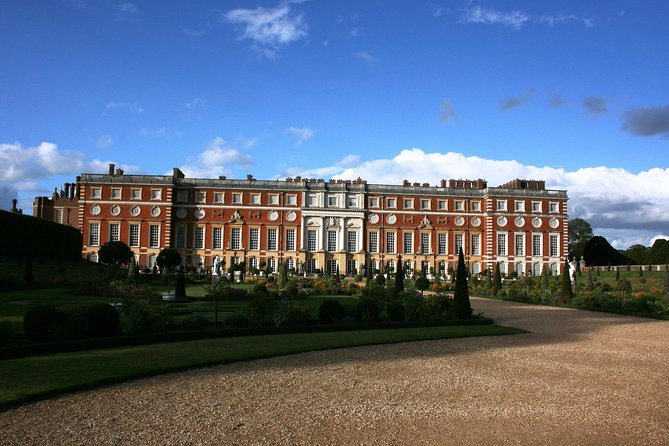 Private Tour Hampton Court Palace by Luxury Sedan - Good To Know