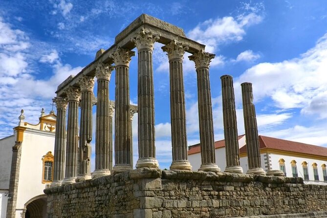 Private Tour in Monsaraz, Cork Factory and Evora