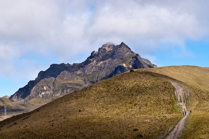 Private Tour: Mitad Del Mundo Museum, Pululahua Crater & Quitos Telefériqo - Tour Highlights