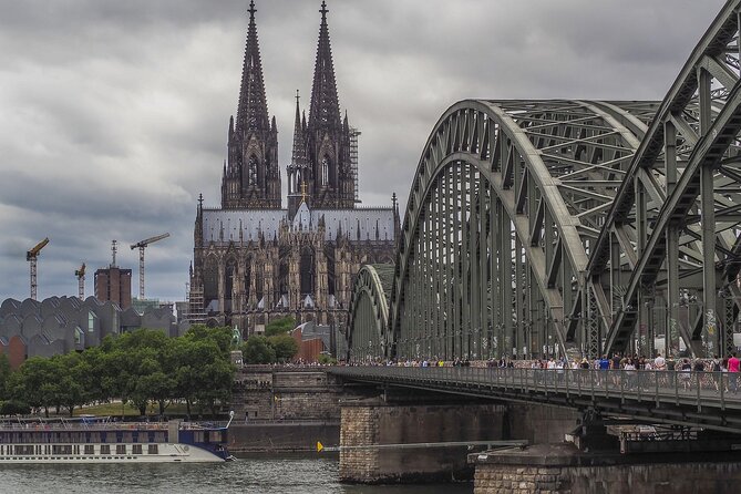 Private Tour of the Best of Cologne - Sightseeing, Food & Culture With a Local - Good To Know