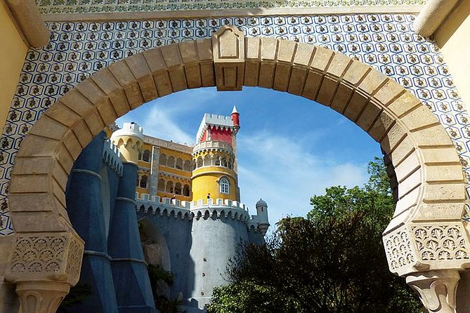 Private Tour to Mystical and Exuberant Sintra From Lisbon - Tour Duration and Pickup Locations