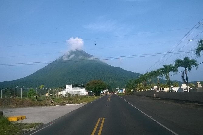 Private Transfer Arenal / La Fortuna Town to San Jose Airport (Sjo)
