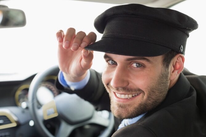 PRIVATE TRANSFER Between Port Douglas & Cairns Airport (6am-5pm)