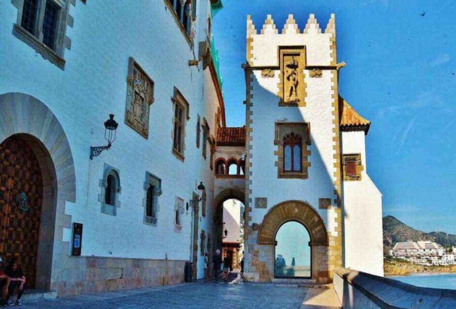 Private Transfer From Barcelona to Sitges - Good To Know