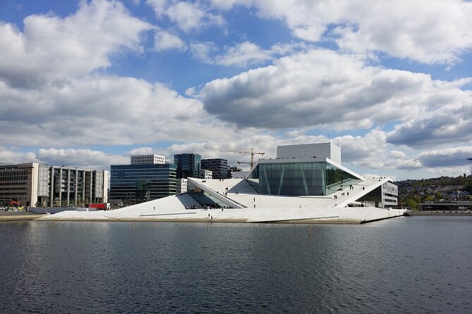 Private Transfer From Bergen To Oslo With a 2 Hour Stop