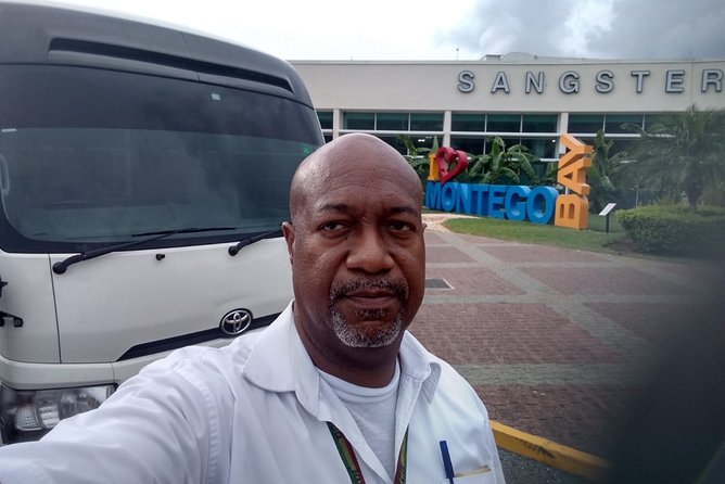 Private Transfer From Ocho Rios to Sangster Airport MBJ