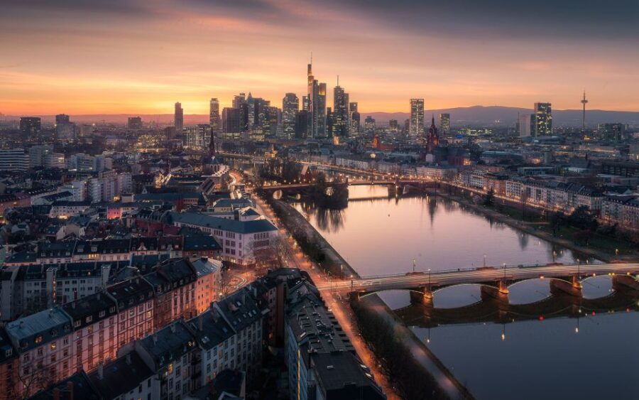Private Transfer From Prague to Frankfurt Am Main