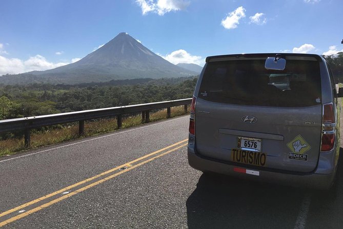 Private Transfer Int. Airport Liberia to La Fortuna From 1 to 6 Passengers