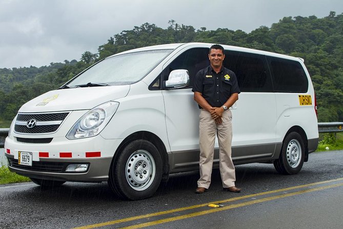 Private Transfer La Fortuna to Int. Airport Liberia From 1 to 6 Passengers