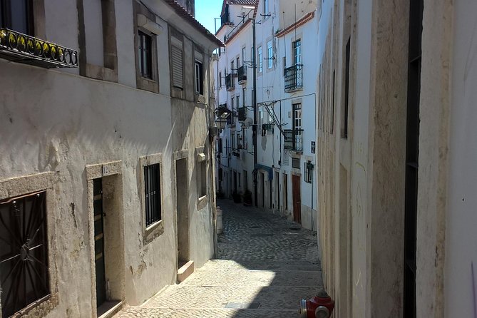 Private Transfer: Lisbon Airport to or From Lisbon Center