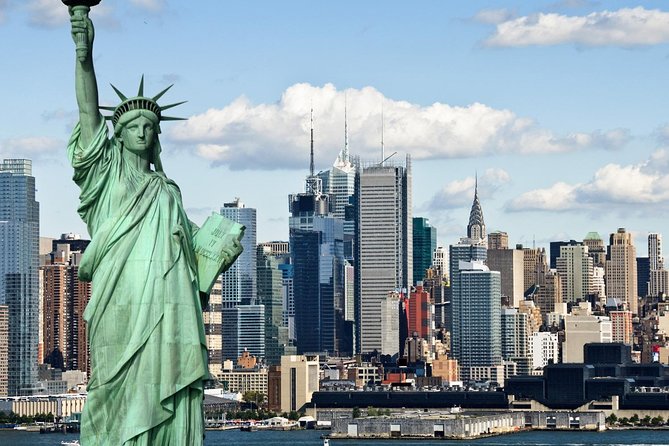 Private Transfer: Newark Airport EWR to New York in Luxury SUV