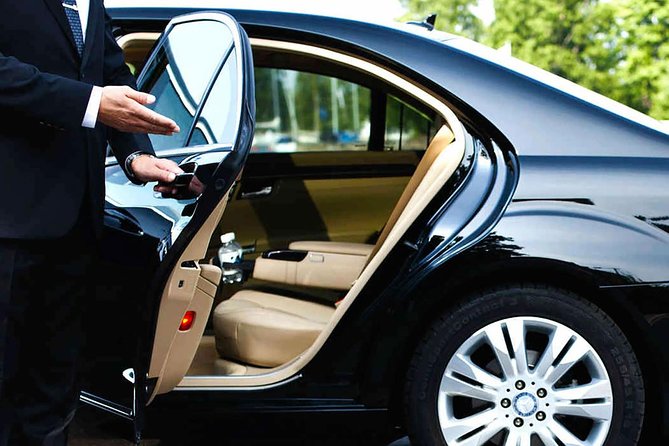 Private Transfer:- Toronto Pearson Airport to Waterloo Black Car Service