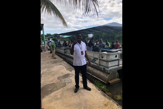Private Transportation From Montego Bay to Black River Safari and Pelican Bar