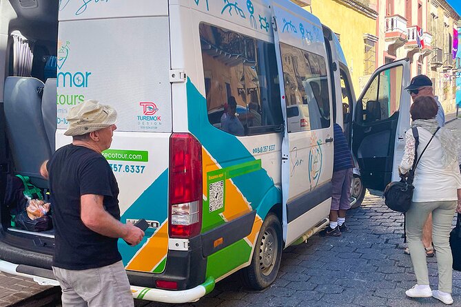 Private Transportation From Pedernales to Santiago De Los Caballeros