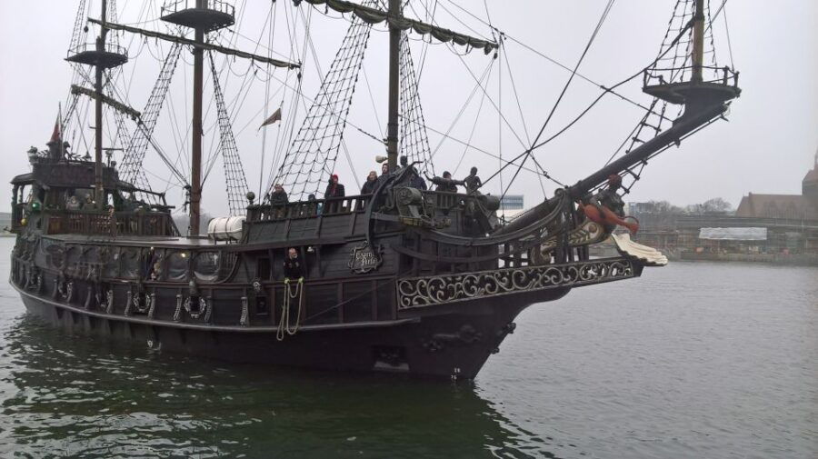 Private Westerplatte Tour by Car or Cruise Transport - Good To Know