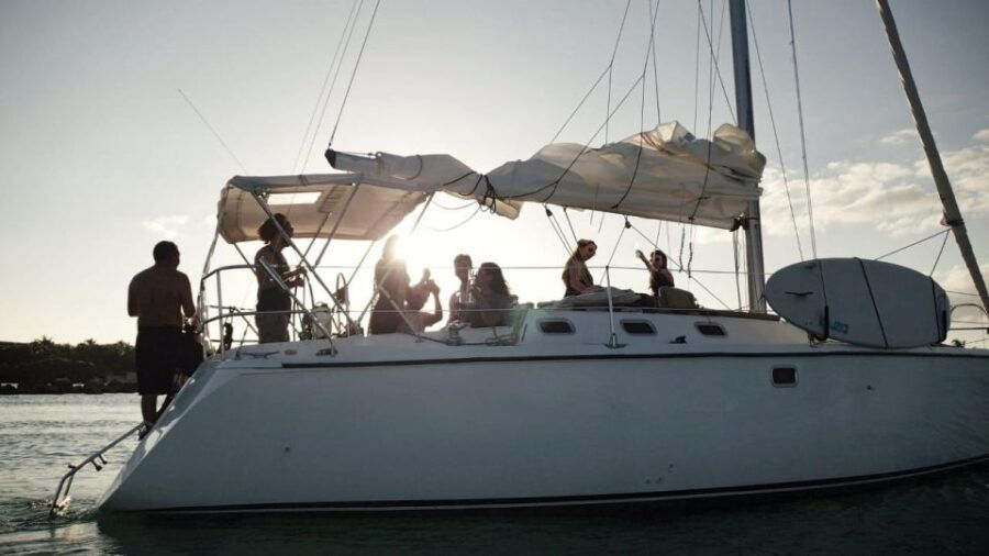 Puerto Aventuras: Private Sunset Sailing Tour