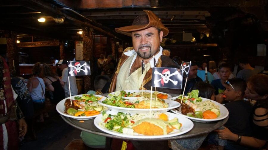 Puerto Vallarta: Pirate Cruise With Dinner and Show