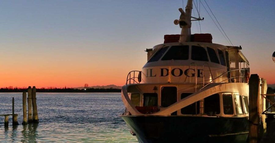 Punta Sabbioni: Venice By Night and Sunset Panoramic Cruise