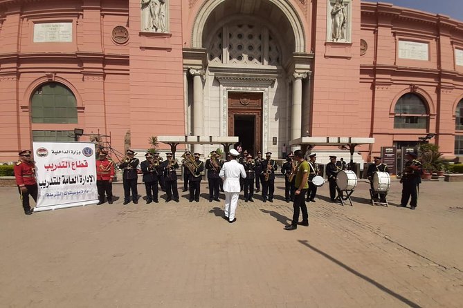 Pyramids and Muesem With an Egyptologist in 8 Hours - Good To Know