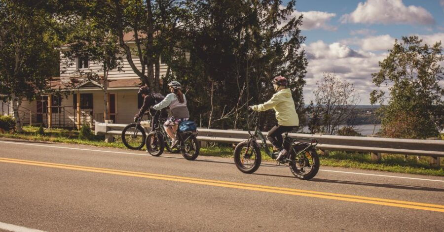 Quebec City: Electric Bike Rental on Ile D’orleans