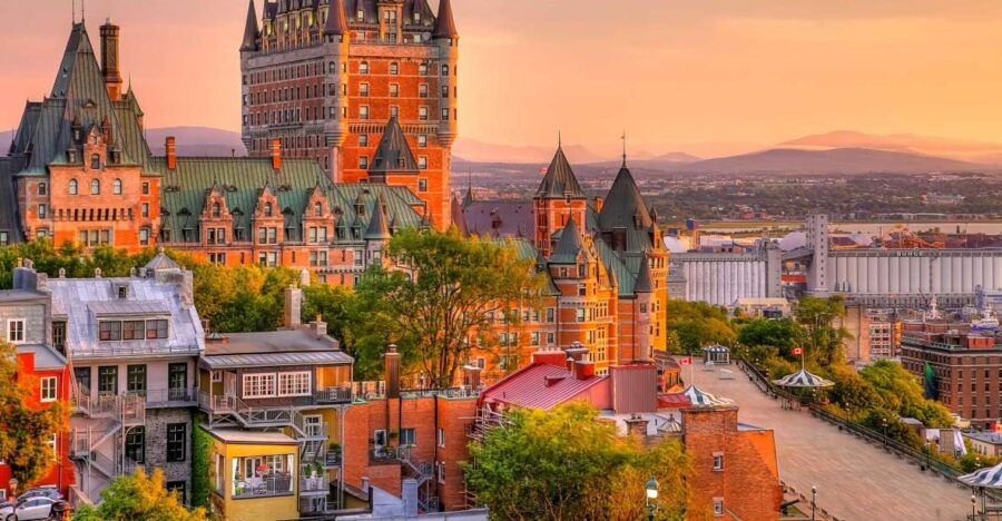 Quebec City: Guided City Tour With Transportation