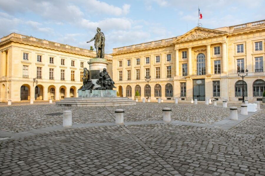Reims: First Discovery Walk and Reading Walking Tour
