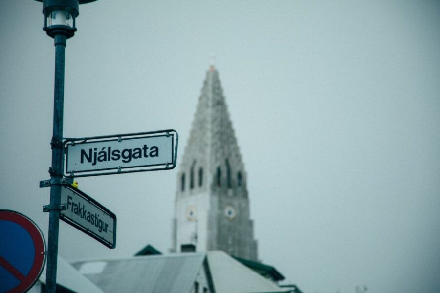 Reykjavík: City Exploration Game and Tour - Booking and Cancellation Policy