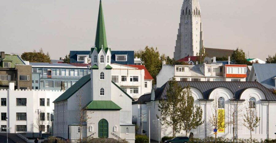 Reykjavik: Express Walk With a Local in 60 Minutes - Good To Know