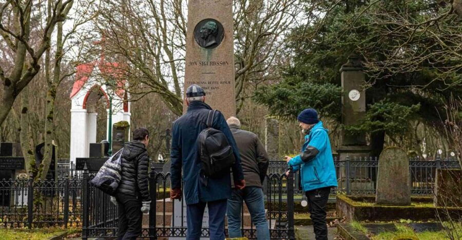 Reykjavik: Guided Folklore Walking Tour - Good To Know