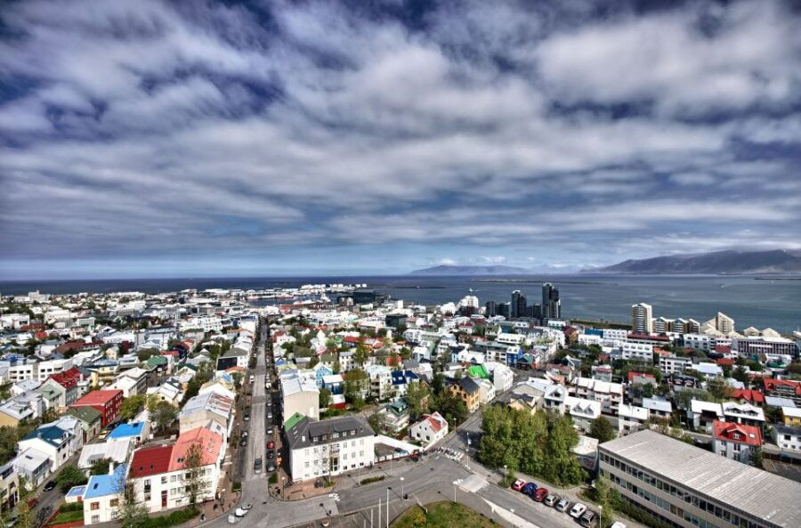 Reykjavik: Private Luxury Airport Transfer Service - Service Details