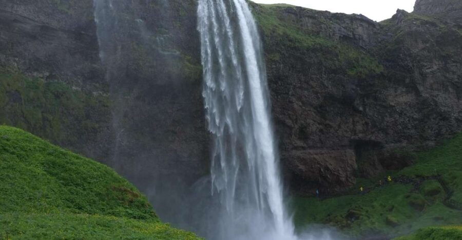 Reykjavik to Black Sand Beach Private Tour