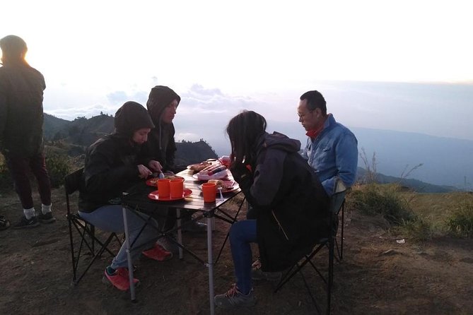 Reza Trekker: 2D-1N Trekking Rinjani Volcano to Crater Rim Senaru