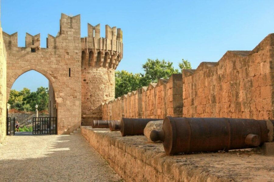 Rhodes: Guided Rhodes City by Night With Live Music & Dinner - Good To Know