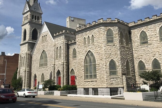 Roanoke Scavenger Hunt: A Big Lick Of Roanoke - Good To Know