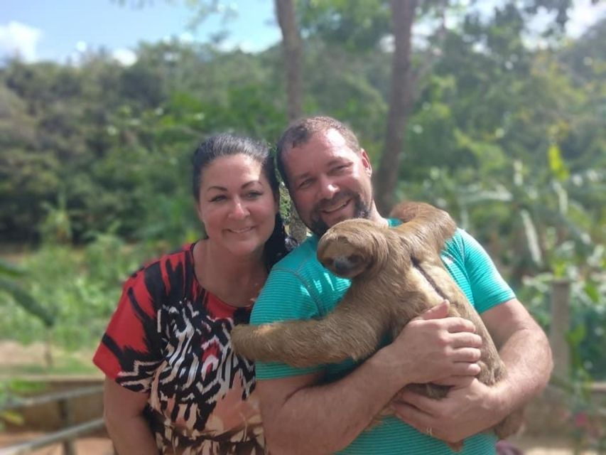 Roatán: Private Monkey and Sloth Sanctuary Tour