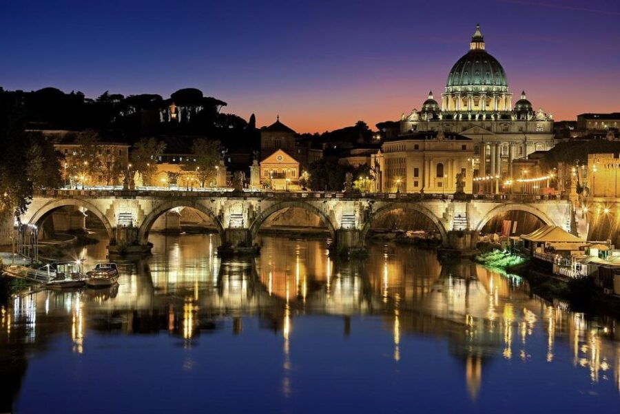 Rome by Night: Guided Tour With Minibus - Good To Know