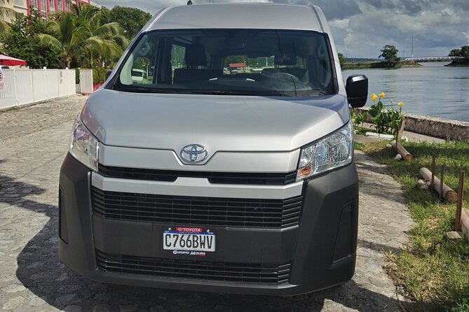 Round-Trip Exclusive Transfer to Tikal From Flores