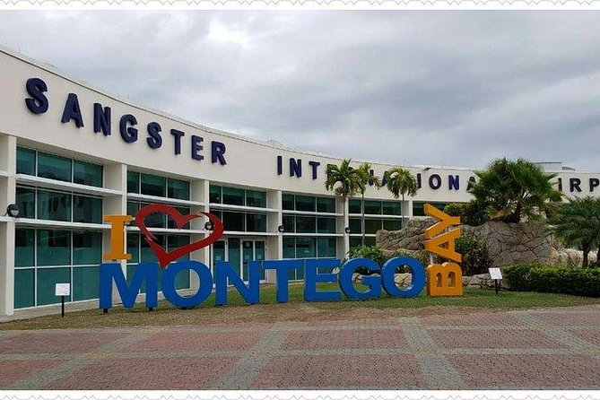 Round-Trip Transfer Airport Transfer to Grand Palladium Resort & Spa